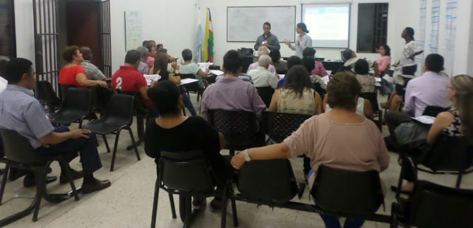 L�deres de las comunas 14 y 15 priorizan problem�ticas para sus planes de desarrollo