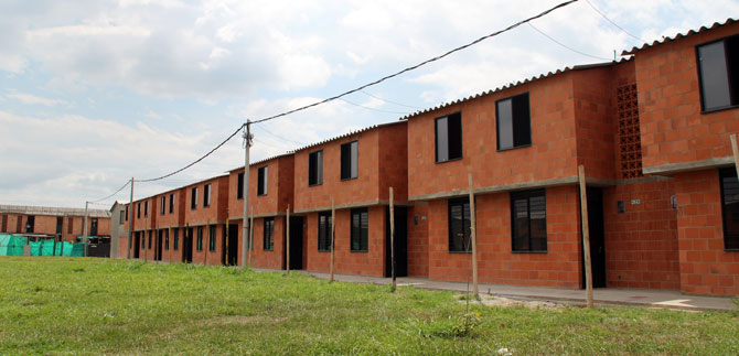 Presentan reinicio de la reubicaci�n con el Plan Jarill�n de Cali; rueda de prensa