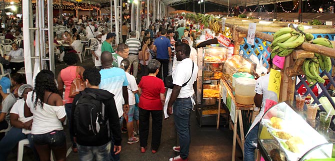 Olores, sabores, colores y texturas del Pac�fico, impregnados en el Petronio