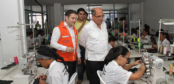 Programa de capacitaci�n para el trabajo favorece a m�s de 700 mujeres cabeza de familia