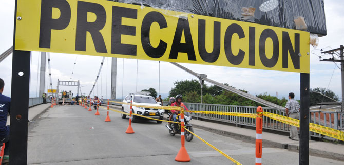 Restricci�n vehicular en el Puente de Juanchito durar� una semana m�s