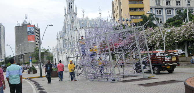 Trinos y plumajes del alumbrando cale�o empiezan a tomar forma
