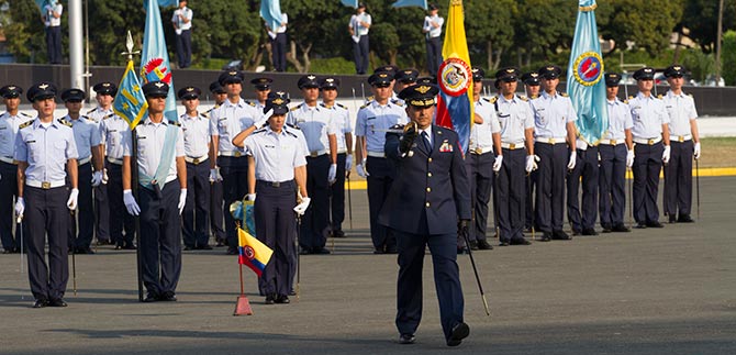 Brigadier General Sergio Andr�s Garz�n V�lez, director de la Emavi
