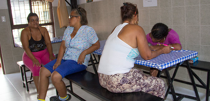 �ngeles y Administraci�n Municipal brindan alimentaci�n con calidad a personas vulnerables