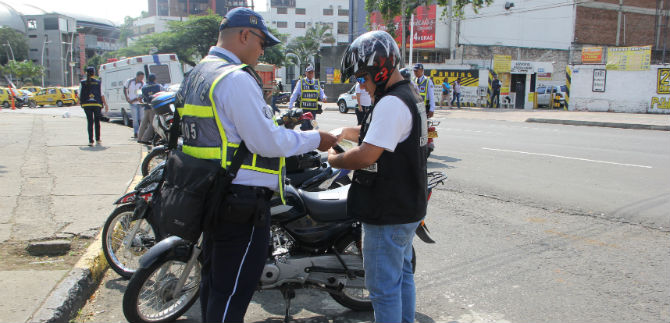 Controles a parrillero hombre en moto se intensifican en Cali