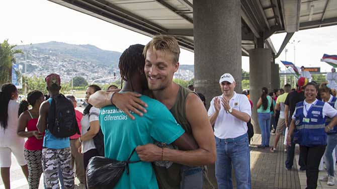 Las v�ctimas se unen por la reconciliaci�n y la paz