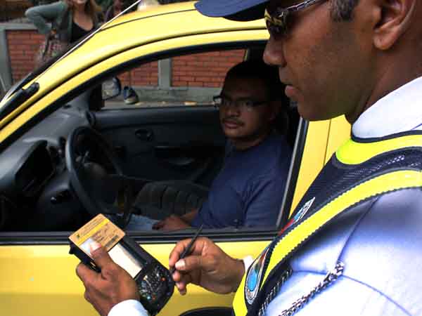 Morosos por multas deben aprovechar 45 d�as para pagar el 30 % de la cuota inicial