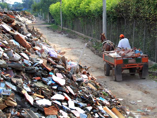 �La comunidad debe prevenir emergencias, evitando arrojar basuras en escombreras�