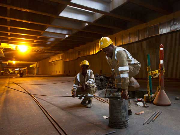 El hundimiento de la Avenida Colombia avanza para su entrega a finales de abril
