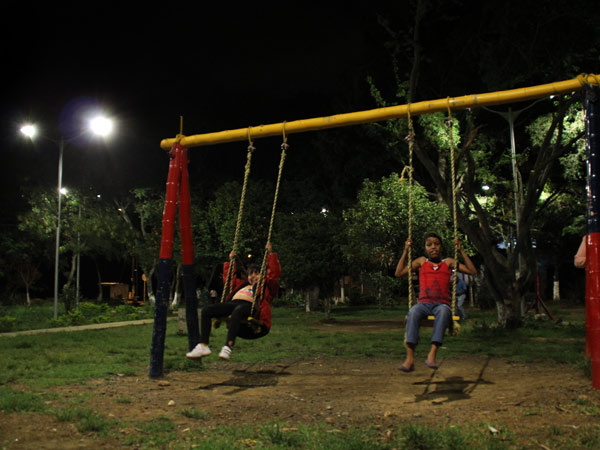 La Alcald�a inaugur� obras de iluminaci�n en parque de Terr�n Colorado