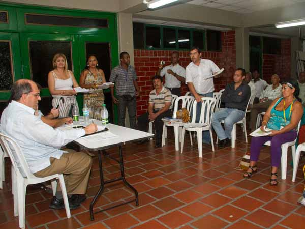 El Alcalde y presidentes de JAC de la Comuna 21 trabajan propuestas para mejorar el oriente de la ciudad