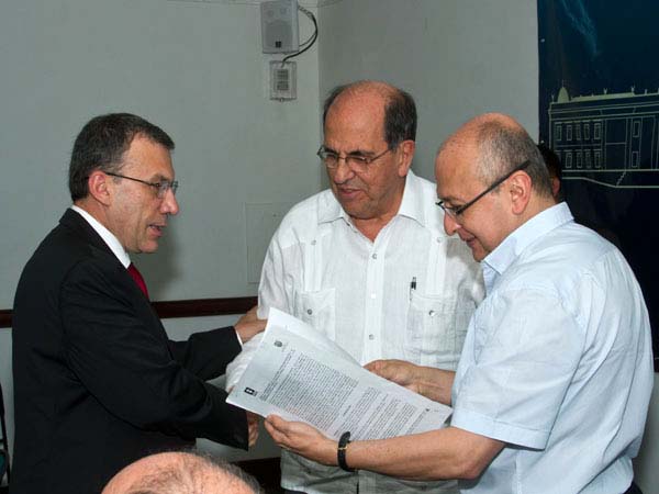 Cali le entreg� a la Fiscal�a el lote para construir sus instalaciones en el centro de la ciudad