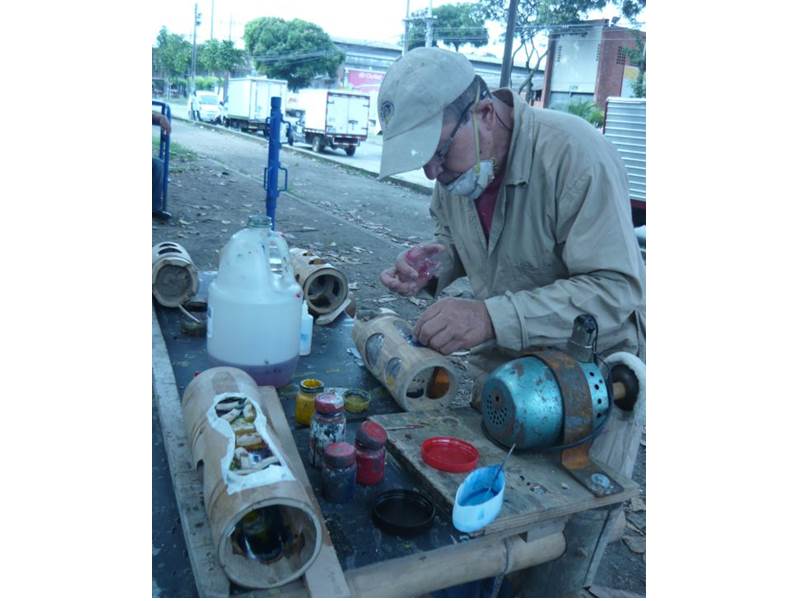 Instituto Popular de Cultura realiza taller de guadua en la Comuna 5