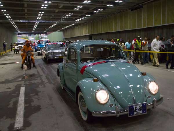 Cale�os reconocen la transformaci�n en la Avenida Colombia