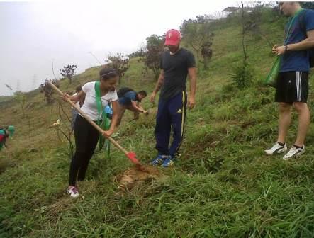 Durante el D�a Mundial de la Biodiversidad, se sembraron 500 �rboles en el Ecoparque Batacl�n