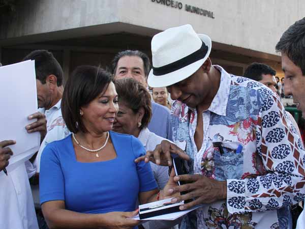 La Alcald�a entreg� Medalla al M�rito C�vico a la orquesta Guayac�n por sus 25 a�os de trayectoria