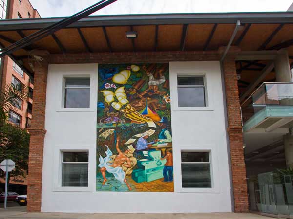 La Biblioteca de El Centenario abre nuevo espacio acogedor: Cafe-brer�a para todos