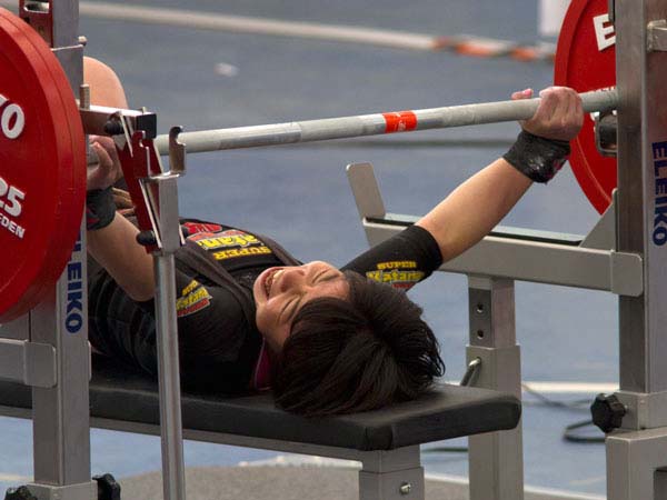 Asistentes al Coliseo Mariano Ramos, emocionados por dos r�cords mundiales