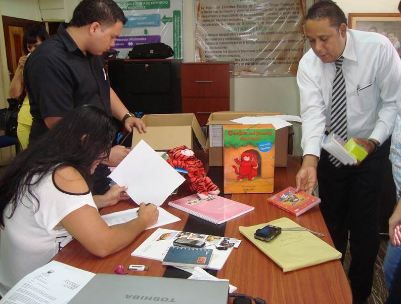 Sinergias p�blicas y privadas contin�an beneficiando la educaci�n