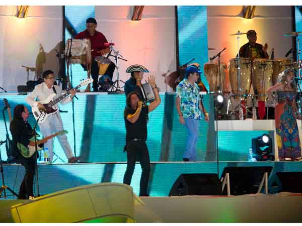 Cali despidi� a los Juegos Mundiales con una  lluvia de artistas