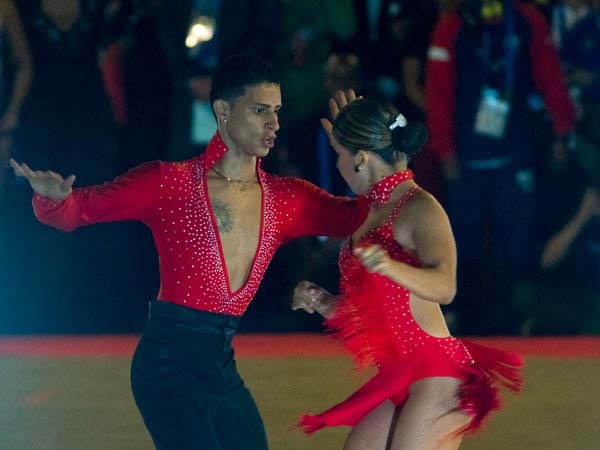 Campeones mundiales de Baile Deportivo, modalidad salsa, ense�ar�n esta semana en el Festival