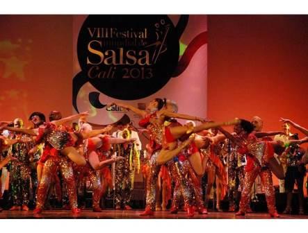 La industria cultural de la salsa se muestra con muchos productos en el VIII Festival Mundial de Salsa