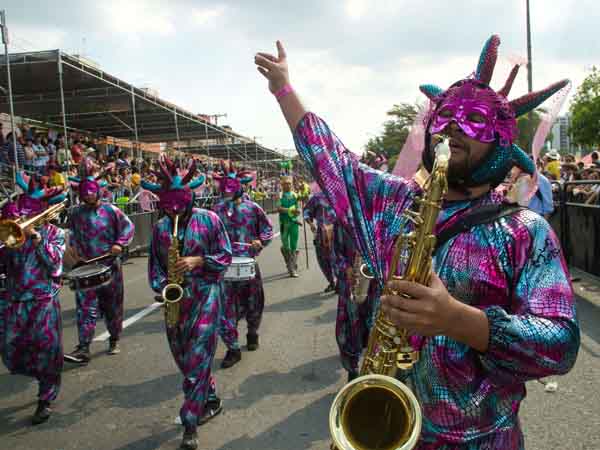 Definido grupo de comparsas que conformar�n el desfile de carnaval de Cali Viejo- Feria de Cali 2013