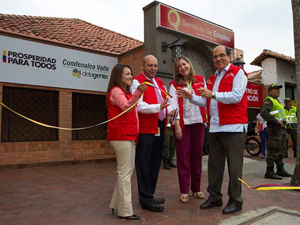 Alcalde de Cali inaugur� agencia de gesti�n y colocaci�n de empleo de Comfenalco