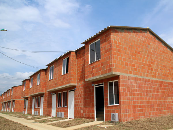 Finaliz� jornada de convivencia en viviendas gratis de Llano Verde