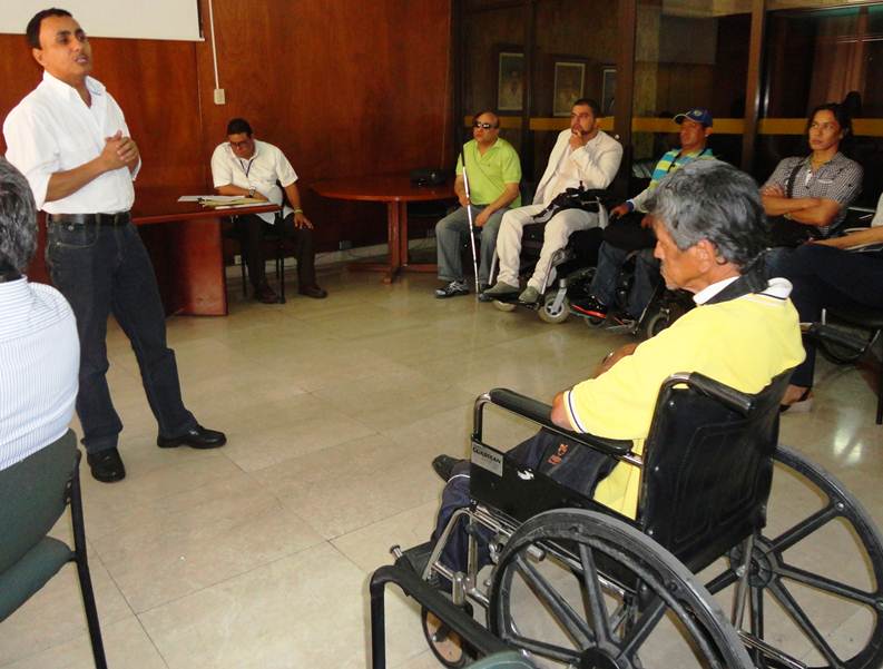 Inicia capacitaci�n para discapacitados de la Comuna 18