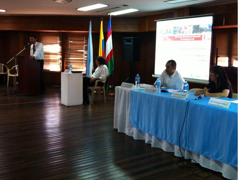 Exponen propuestas de renovaci�n del centro de Cali en Foro Municipal