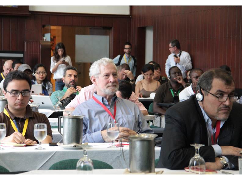 Desarme y desmovilizaci�n fueron tratados en reuni�n de l�deres de 17 pa�ses en Cali