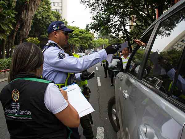 Realizan operativos a veh�culos blindados en Cali, para comprobar registro