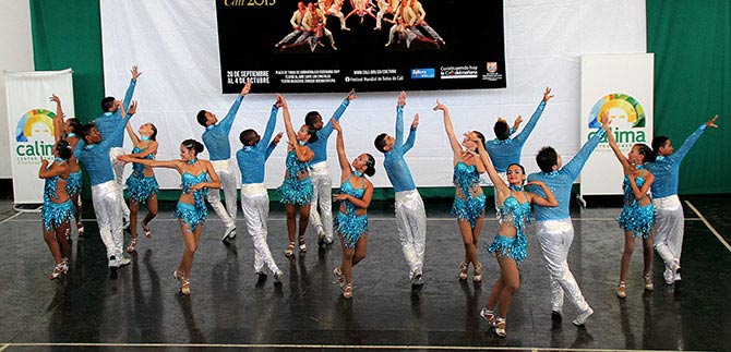 Alcald�a fortalece el trabajo de 30 escuelas de salsa