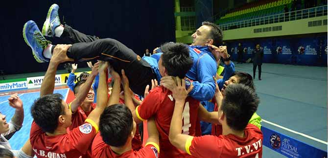 Lleg� Vietnam y lo hacen bajo la direcci�n de un espa�ol