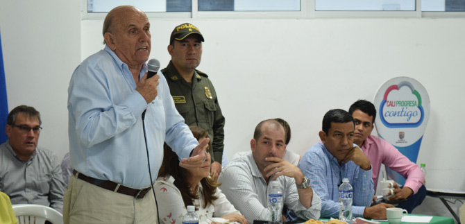 Alcalde continúa rindiendo cuentas a la comunidad, hoy se reunió con habitantes de la comuna 7