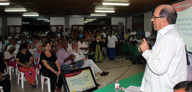 Alcald�a respondi� a 44 solicitudes de comuna 12, en primer consejo comunitario de 2014
