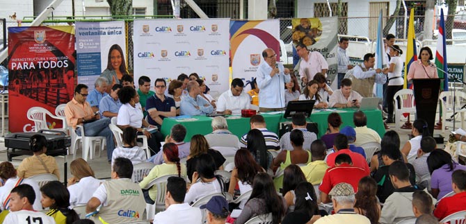 Administraci�n contest� 49 solicitudes de comuna 11, en consejo comunitario este s�bado
