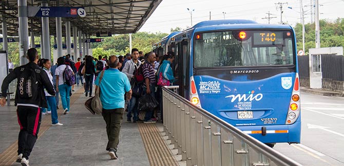 Metrocali rechaza agresi�n a operador del MIO