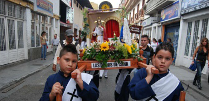Semana Santa Chiquita de Corinto, en procesi�n de Mi�rcoles Santo en Cali