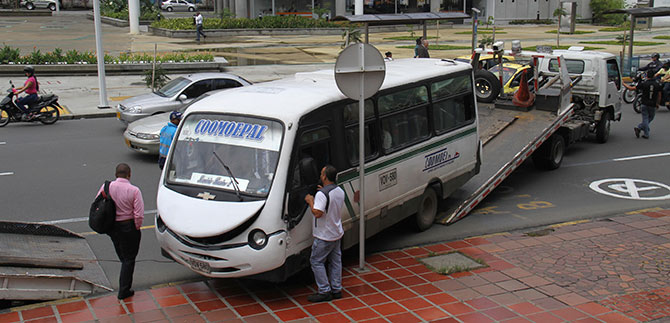 Secretar�a de Tr�nsito s� ha estimulado el transporte masivo en Cali: Alberto Hadad