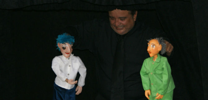 Grupo Charlot Teatro Mu�ecos se presenta en El Tel�n