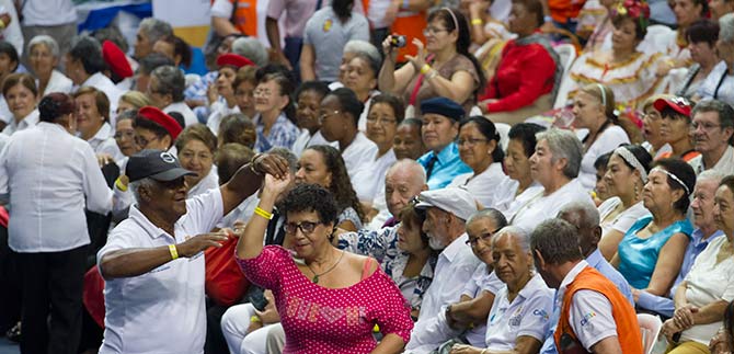 Cali pas� de 12.000 abuelos subsidiados en 2012 a 46.000 a la fecha