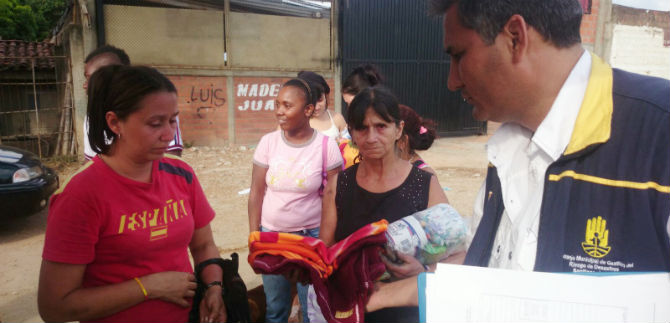 Seis familias afectadas por incendio recibieron ayudas de la Administraci�n Municipal