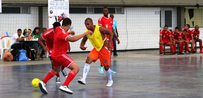 En Torneo de F�tbol para J�venes en Alto Riesgo gan� la integraci�n