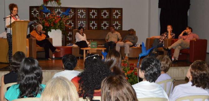 Recitales internacionales en el Festival de Poes�a de Cali