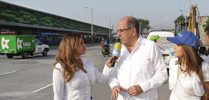 V�a Sim�n Bol�var ya muestra una cara de autopista de verdad: Alcalde Guerrero