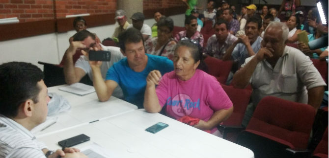 Conscientes del riesgo, 62 familias aceptaron retirarse del jarill�n
