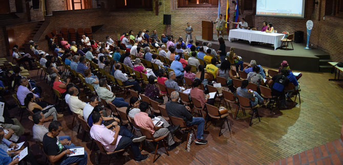 L�deres comunitarios y servidores p�blicos en jornada de promoci�n de la participaci�n