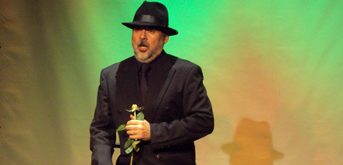 Disfrute el arte de hablar en p�blico, con el Teatro Salamandra